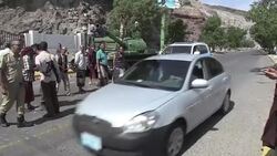 CLEAN : Yemen separatists surround Aden presidential palace News Clip