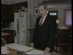 Handwriting expert examines alleged Bin Laden signature on fax News Clip