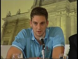 Spanish football and other stars comment, Beckham arrives News Clip