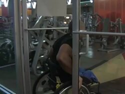 Double amputee bodybuilder Rohan Murphy works out Stock Footage