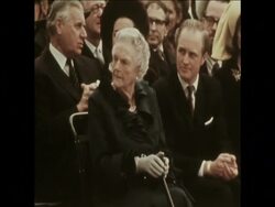 SYND 14-11-73 UNVEILING CEREMONY OF STATUE OF SIR WINSTON CHURCHILL News Clip