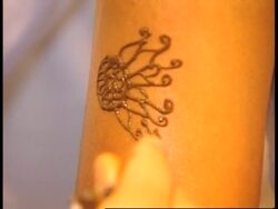 UK/India - Henna colouring News Clip