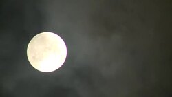 CLEAN : Super blood moon awes London News Clip