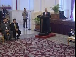 Palestinian PM Fayyad calls for Israel to relinquish control News Clip