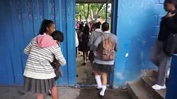 CLEAN : Honduran military protect pupils from school gang recruitment News Clip