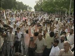 Hundreds protest against Pope's Islam comments News Clip