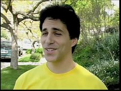 A valet service to remove rubbish from wealthy LA homes News Clip