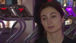 Smart fitness t-shirt hooks up to sports doctors News Clip