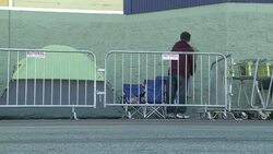 CLEAN : US consumers camp out in hope of best News Clip