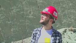 Tourist attraction has largest number of dinosaur tracks in the world News Clip