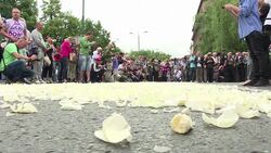 CLEAN : Convoy of Srebrenica victims remains heads to massacre site News Clip
