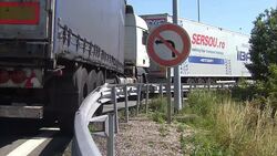 Lorry queues and security on roads near Calais News Clip