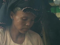 WOan Cooking Food In Sittwe Refugee Camp News Clip