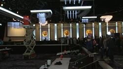 Seth Meyers hopes to strike the right tone with Hollywood's harassment allegations at the Golden Globes Instructional Video