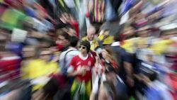 VOICED : El Mundial en fotos: dia 4 News Clip