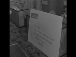 SYND 7 12 67  GIANT CHRISTMAS CARD SENT FROM SALISBURY TO LISBON Instructional Video