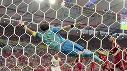 VOICED : Chile manda a casa a los campeones News Clip