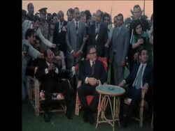 SYND 23 8 75 KISSINGER WITH SADAT IN ALEXANDRIA News Clip