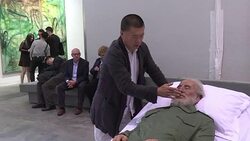 VOICED : Fidel Castro respira en Hong Kong News Clip