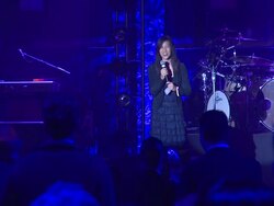 SPEECH: Maggie DiNome at St. John's Health Center's Power Of Pink Benefiting The Margie Petersen Breast Center Stock Footage