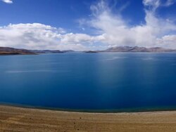 Beautiful lake in Tibet Stock Footage