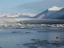 WS Melting glaciers floating on jokulsarlon lake / Iceland Stock Footage