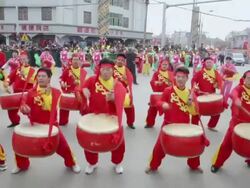 MS TU Villagers performing gongs and drums in traditional festive folk celebration or carnival during chinese spring festival  AUDIO   / xi'an, shaanxi, china Stock Footage