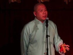 MS Man performing allegro traditional Chinese folk art forms AUDIO / xi'an, shaanxi, china Stock Footage