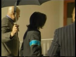 Pop star, security guard leaves court Instructional Video