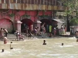 MS People bathing in hooghly riverside / Kolkata, West Bengal, India Stock Footage