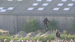 Frenchman's attemps to fly across channel Instructional Video