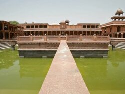 LS water feature at Fatehpur Sikri / Agra, Uttar Pradesh, India Stock Footage
