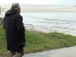 CLEAN: Still no answers as pressure grows to clear 'deadly' green algae News Clip