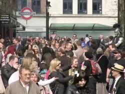 MS People taking photo with human statue / London, England, Great Britain  Stock Footage