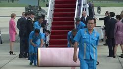 CLEAN : Obama lands in Thailand to kick off News Clip