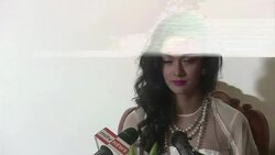 VOICED : La destronada reina de la belleza se queda con la corona News Clip