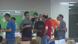 Parents occupy Barcelona school to protect polling station Instructional Video