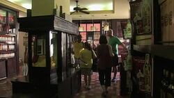 VOICED : Ron y tabaco cubanos rompen hielo con estadounidenses News Clip