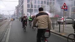 Brussels hit by general strike affecting transport, shops, and workers from public and private sectors News Clip