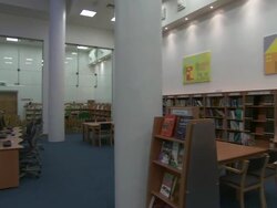 MS PAN Row of computer screens with keyboards and mice and sit on a table / Doha, Qatar  Stock Footage