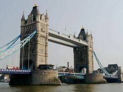 tower bridge time lapse on sunny day Stock Footage