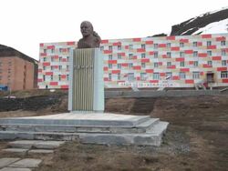 The world's second most northernly statue of Lenin in Barentsburg, a Russian mining settlement on Svalbard archipelago Stock Footage