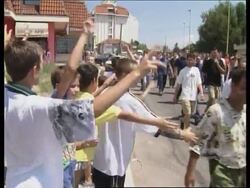 YUGOSLAVIA: ARMY RESERVISTS CONTINUE TO DEMONSTRATE News Clip