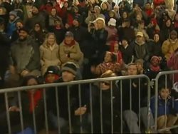 Miley Cyrus at Thanksgiving Day parade News Clip