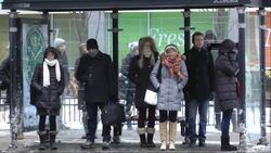 It is the fourth straight day of bitter cold in Chicago, with temperatures hovering close to zero. (Jan. 8) News Clip