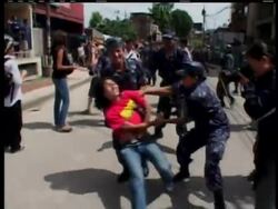 Hundreds of Tibetan exiles demonstrated in the Nepalese capital Katmandu on Saturday to protest against the arrival of the Olympic torch in Lhasa. News Clip