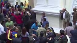 CLEAN : Venezuela: Pro government groups burst into Parliament News Clip
