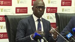 CLEAN : S.Africa's new finance minister responds to junk status News Clip