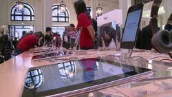 CLEAN: iPhone sales drive record quarter for Apple News Clip