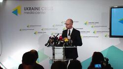 CLEAN : Ukrainian PM ready to hand investigation reigns to Dutch News Clip